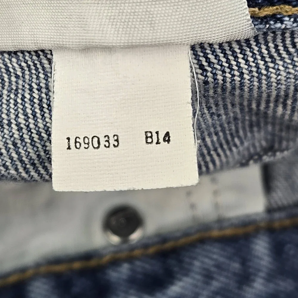 VINTAGE Carhartt Men Jeans 33X34 Blue Denim B18 DST Traditional Fit Y2K READ
